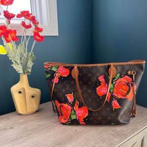 Louis Vuitton Stephen Sprouse Monogram Roses collection. Neverfull MM